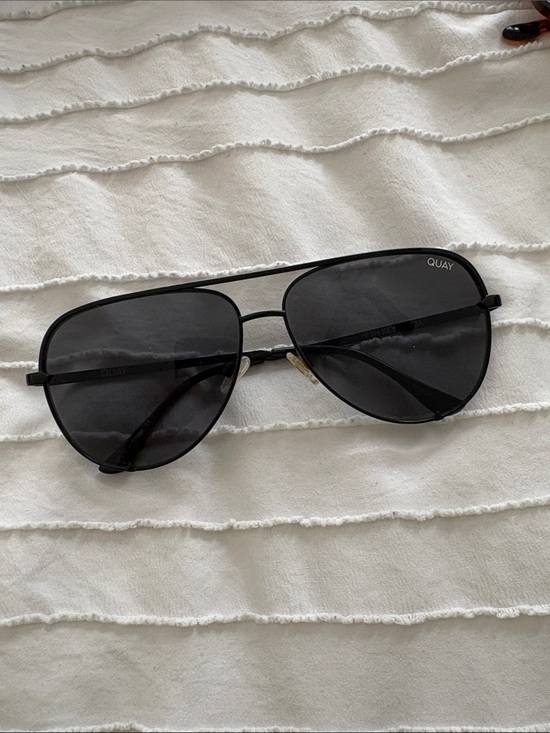 Quay Australia Other - Quay Australia Aviator Sunglasses